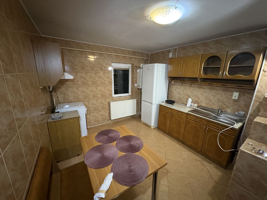 Inchiriez apartament in Brosteni cu 2 camere complet mobilat