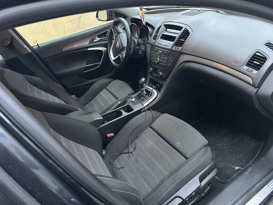 Opel insignia 1.6 diesel acte la zi fiscal pe loc stare buna