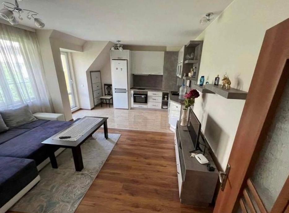 Дава се под наем Тристаен апартамент в Пловдив, Каменица 1 - 102 кв.м за 535.5 € - Снимка #1