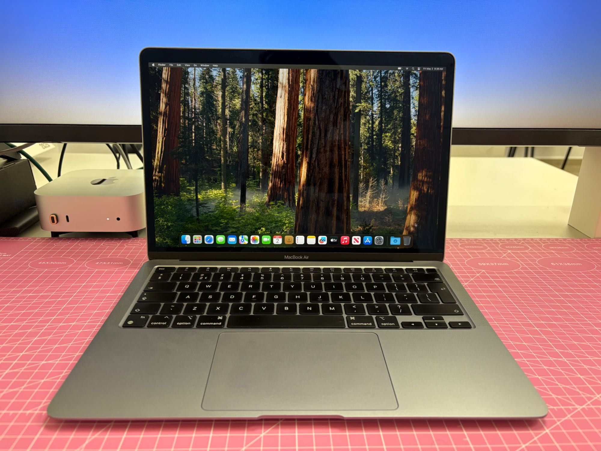MacBook Air M1 | 512GB SSD | 8GB RAM | 8c GPU 8c CPU | Space Gray