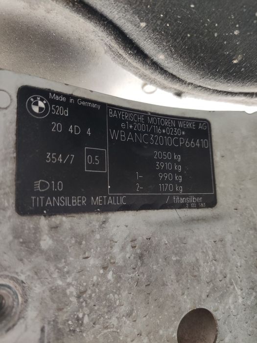Uși  și aripi BMW E60 titansilber metallic  354
