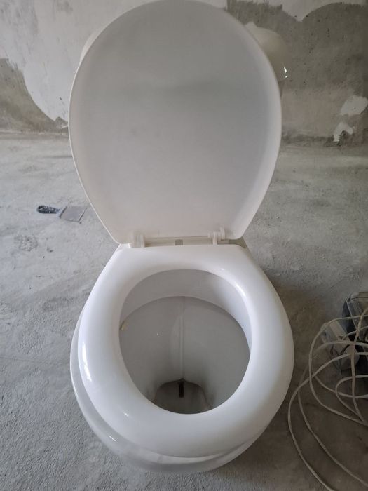 Унитаз б/ у в хорошем состоянии