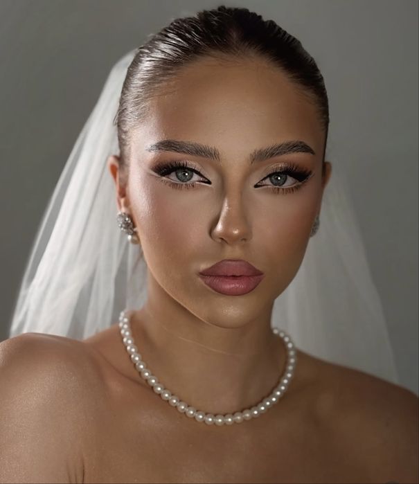 Makeup si Hair  Sector5 Antiaeriana