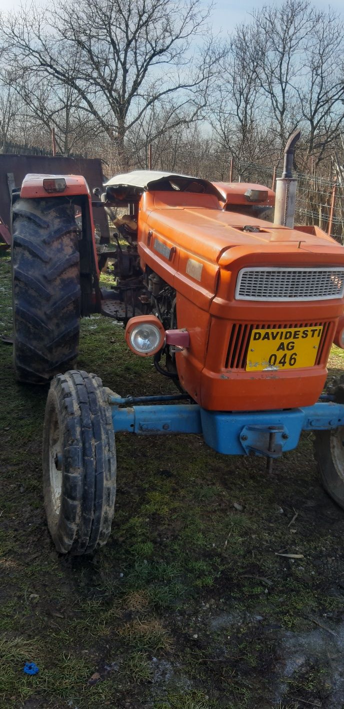 Vând tractor Fiat 640