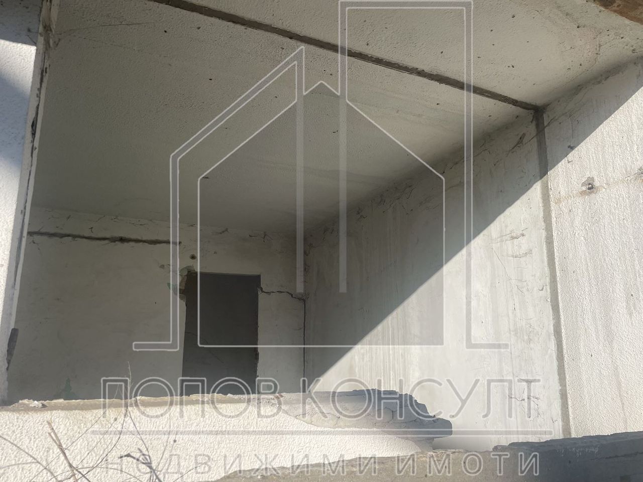Продава се Хотел в Стамболийски - 4000 кв.м за 500 €/кв.м - Снимка #6