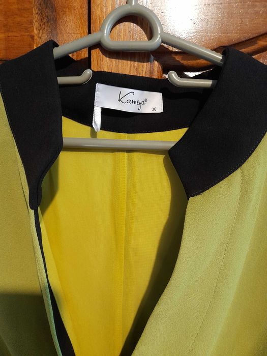 Атрактивна горна дреха в зелено и черно