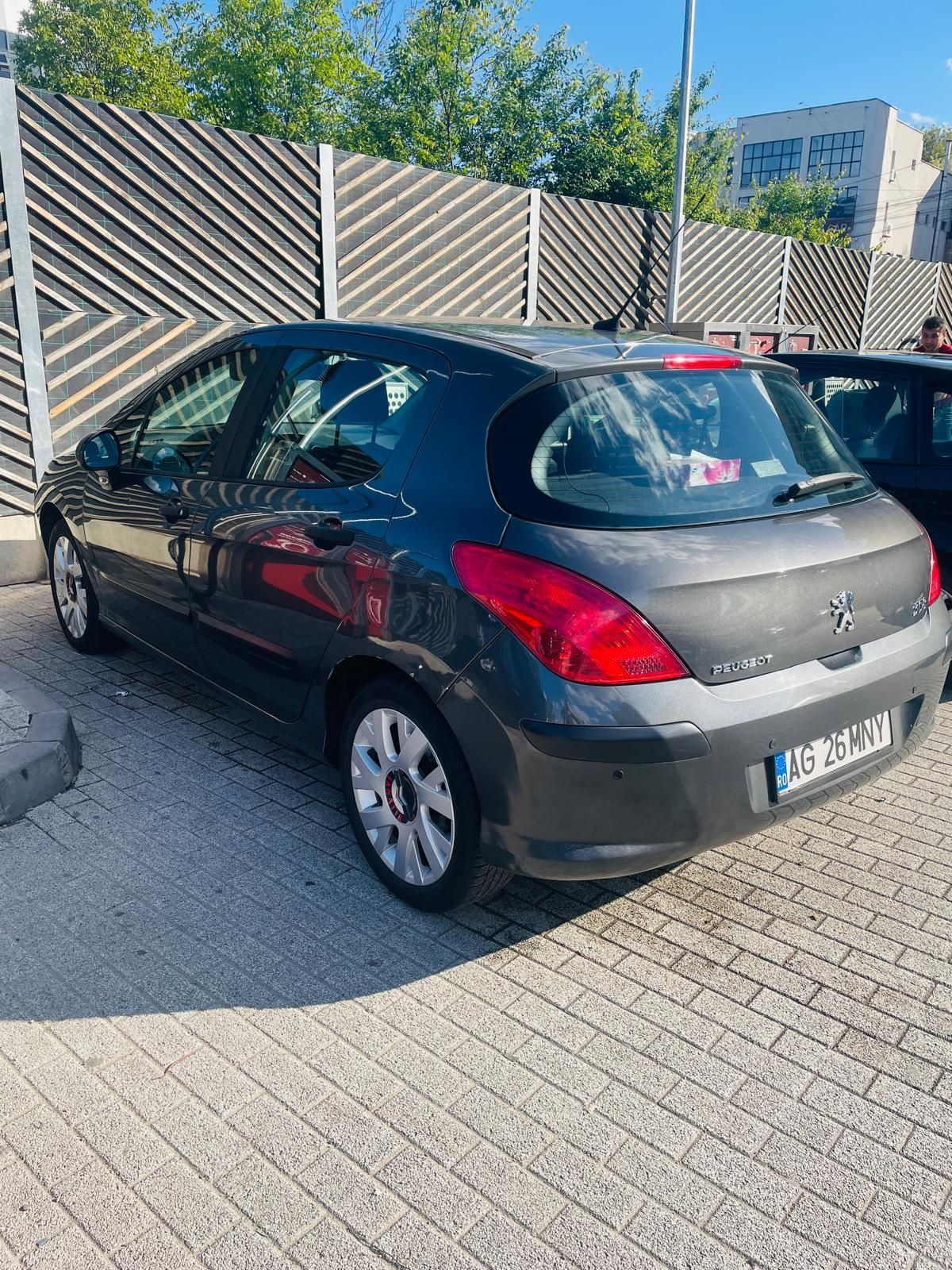 Vând Peugeot 308 an 2009