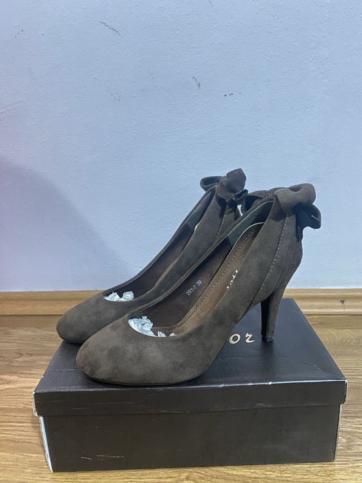Pantofi cu toc maro