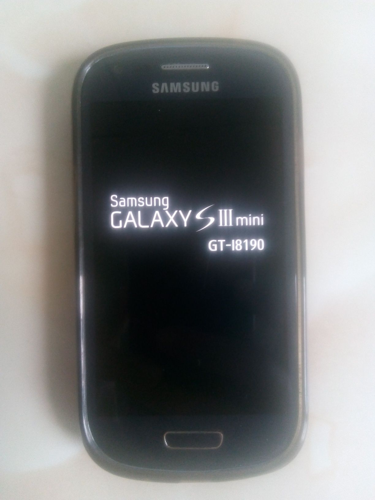 Vând Samsung Galaxy S3 Mini indigo NEcodat + husă //poze reale