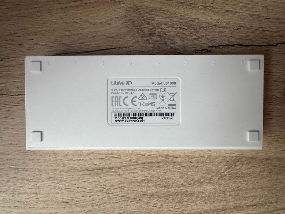 TP-Link desktop switch LS1008 | 8-port 100 mbps | суич 8-портов