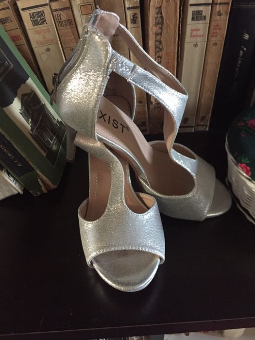 Sandale argintii noi nr 37