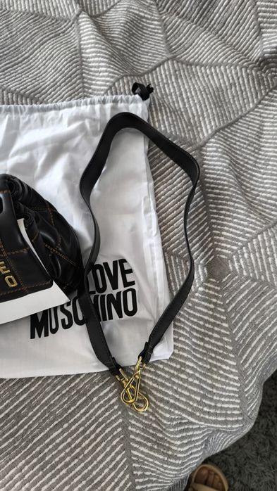 Нова чанта Love Moschino
