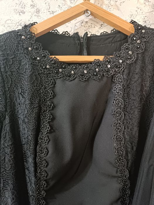 Вечернее платье черного цвета