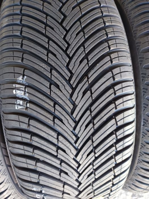 Всесезони гуми 225/55/17цола Pirelli Cinturato