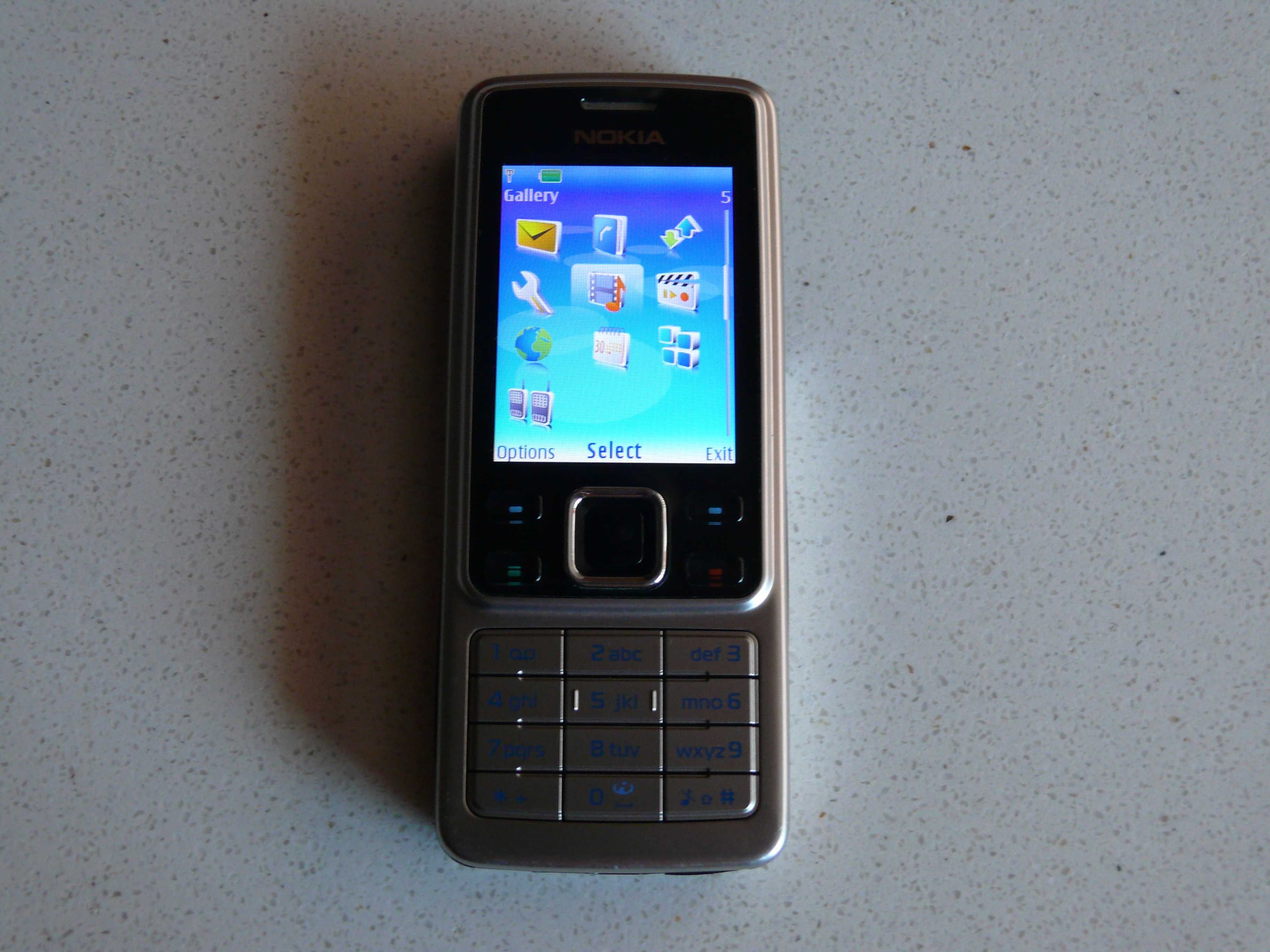 Vand  Nokia 6300 - impecabil,