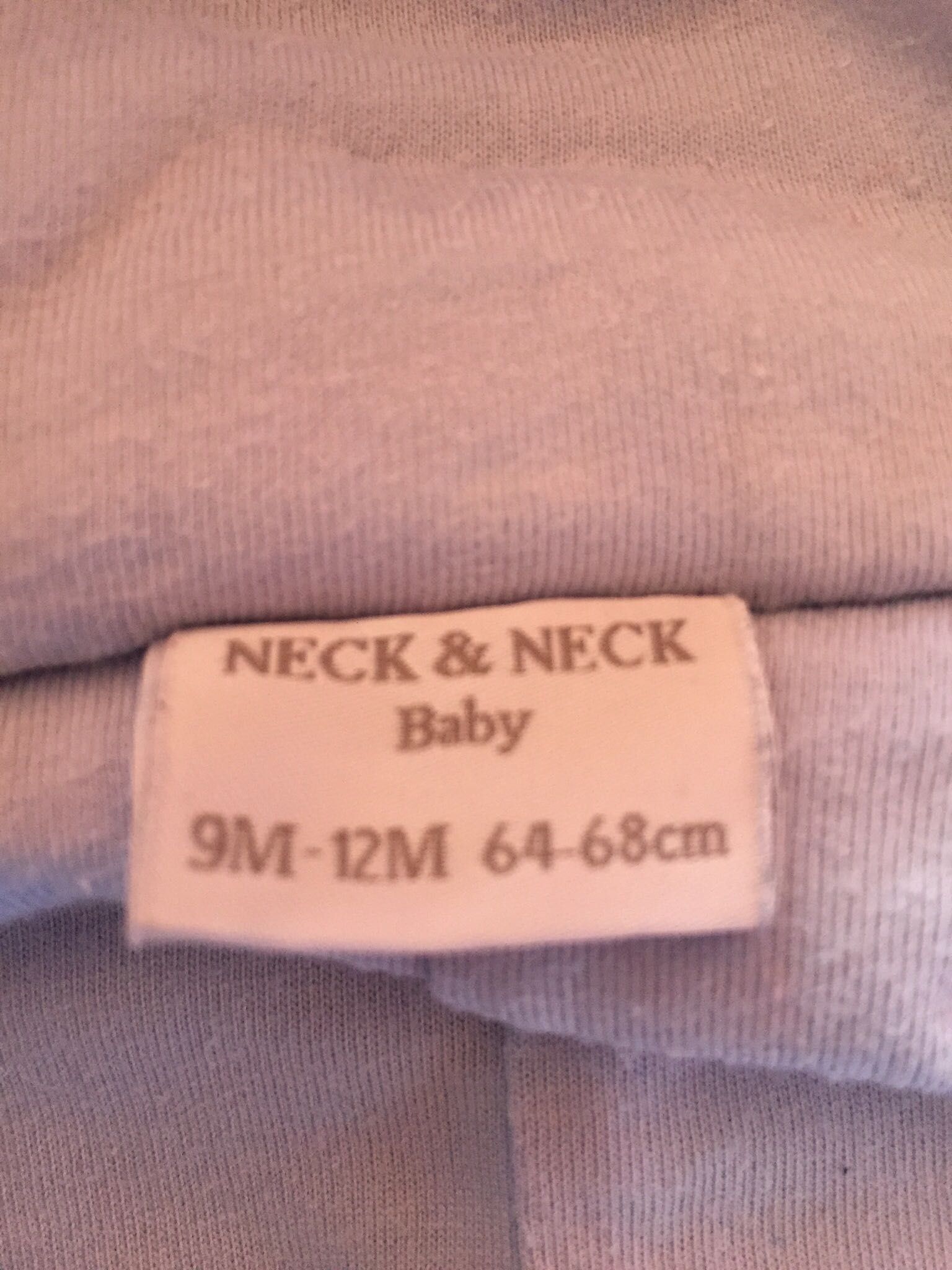Ескимос за бебе  Neck & Neck