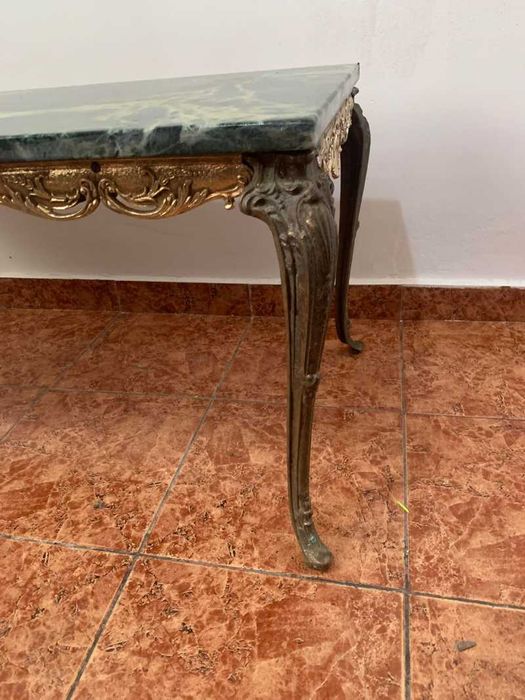 Masa decor living cu blat din marmura verde