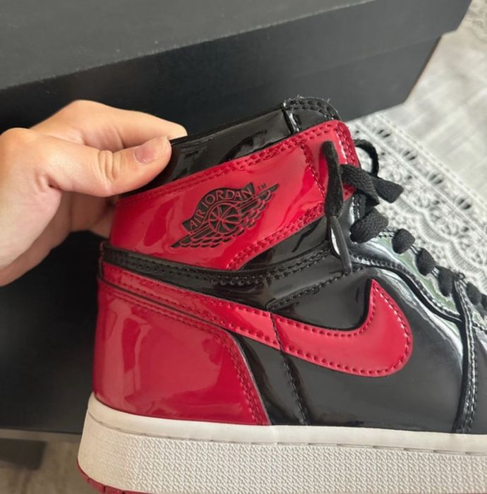 Vand Jordan 1 High Patent Bred 39 in cutie originala