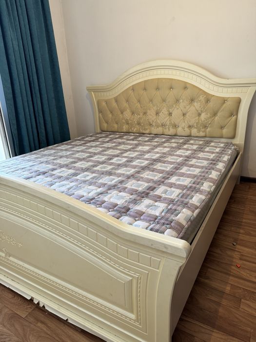 Спальный кровать