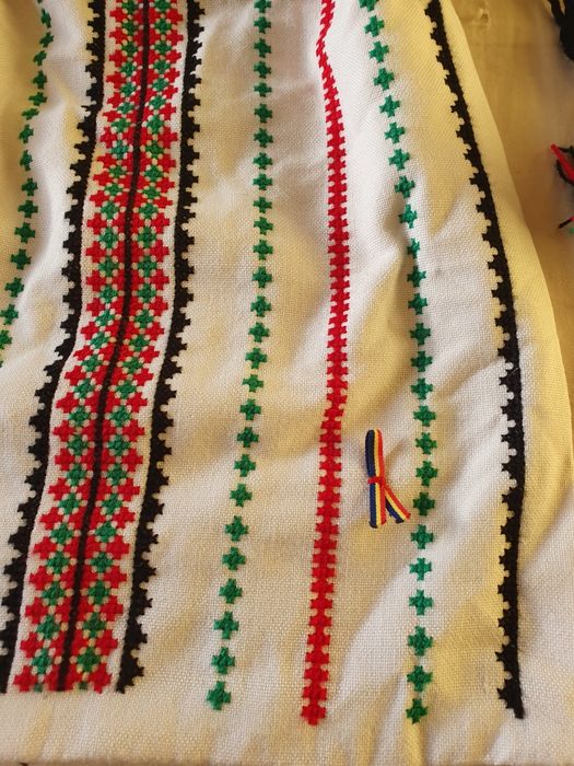 Rucsac HAND MADE cu motive populare traditionale romanesti 34 × 43 cm