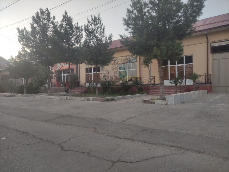 Срочно кулай локацияга эга булган бино ижарага берилади