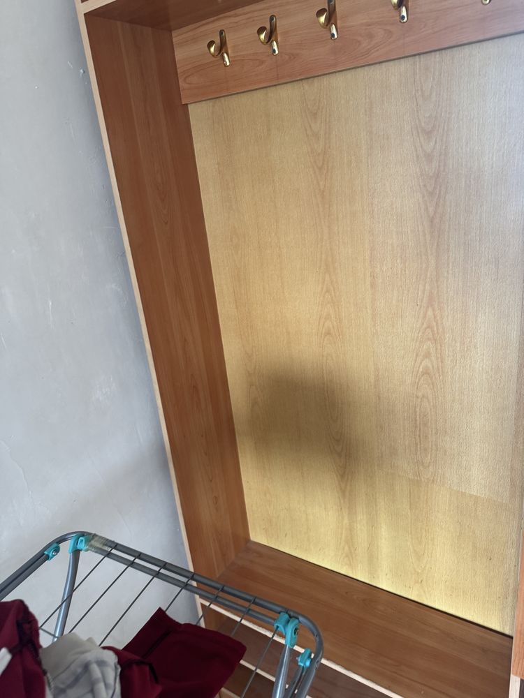 Продам шкаф в прихожую