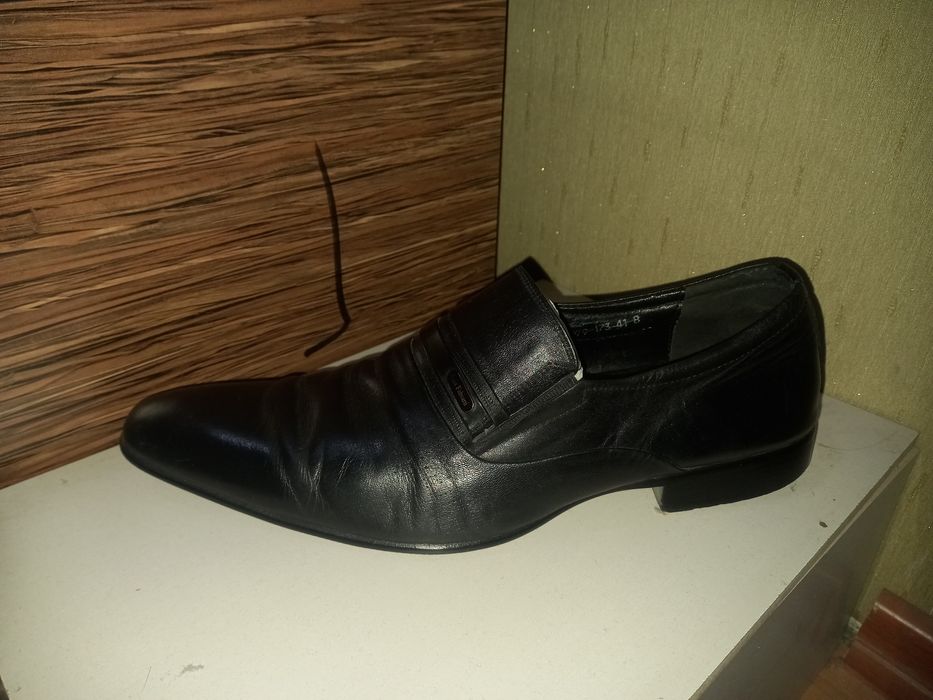 oyoģ kiyim sotiladi toza charm