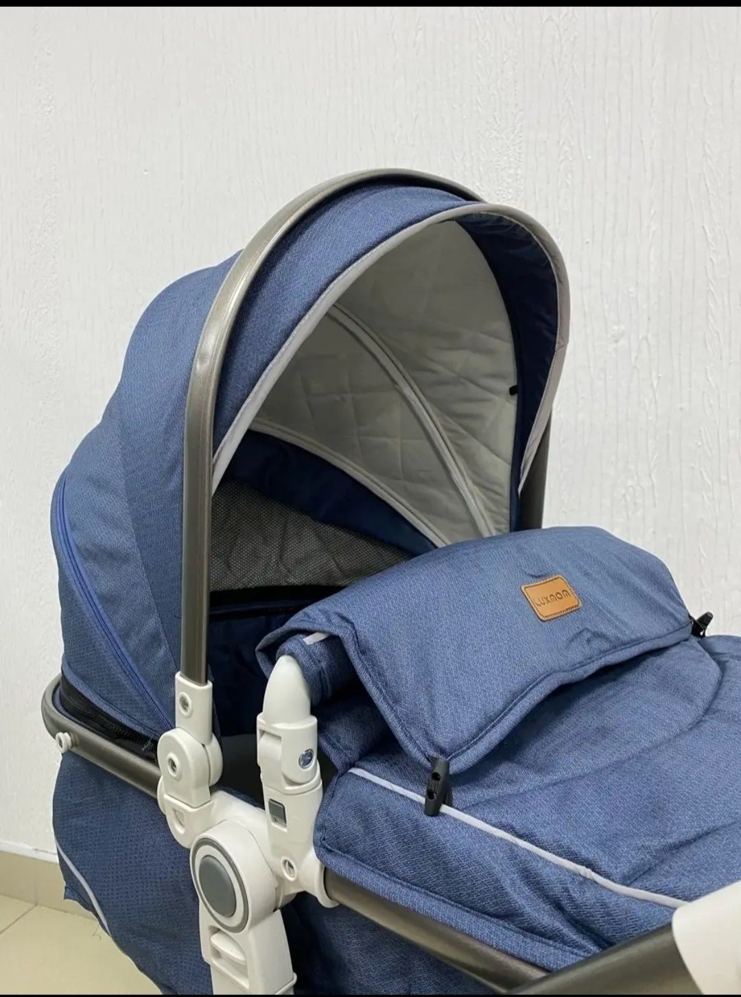 Продам детскую коляску 3в1