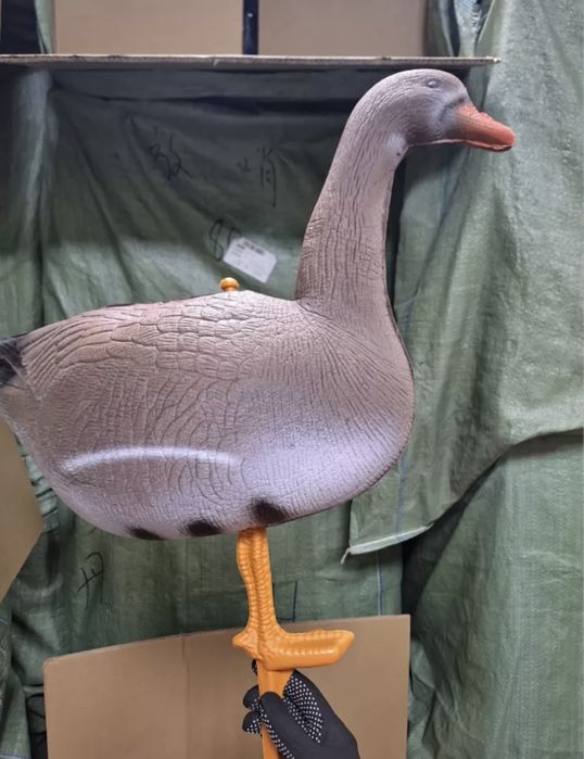 Продал профиля гусей или чучело гуся