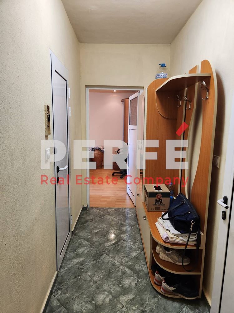 Продава се Двустаен апартамент в Бургас, Славейков - 70 кв.м за 1470 €/кв.м - Снимка #3