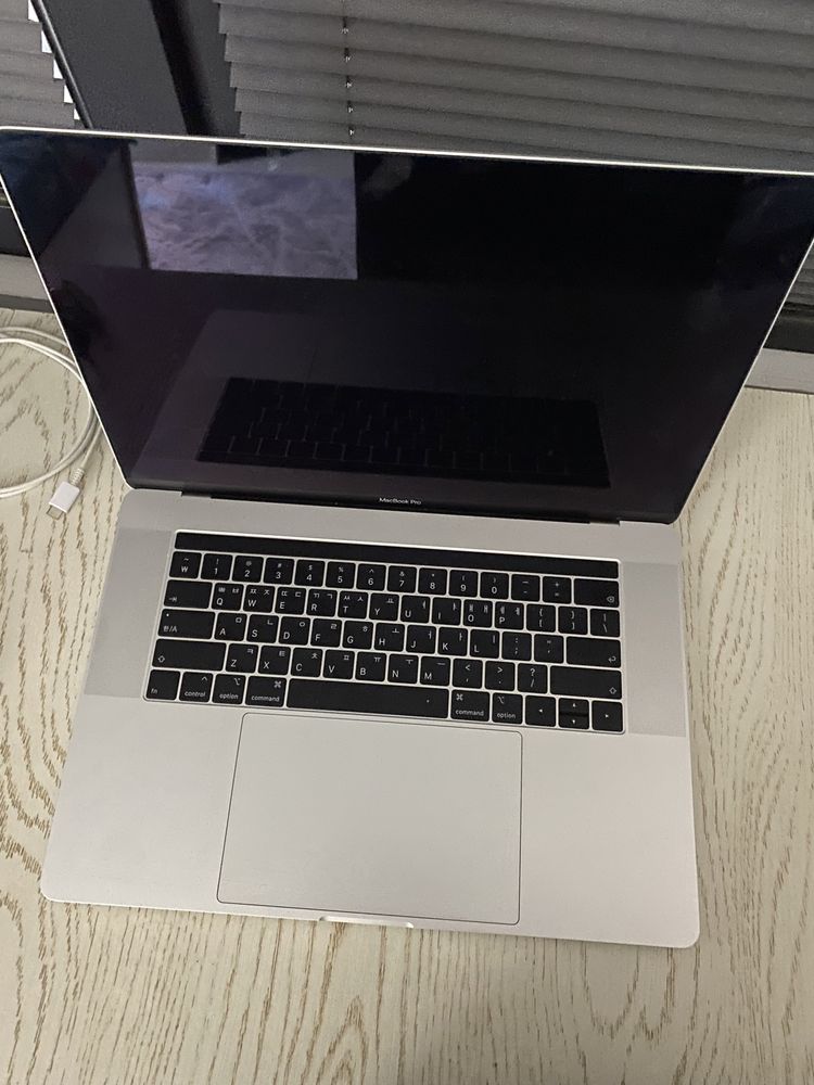 Macbook pro intel Core i7 256gb