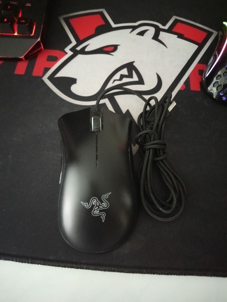 Мышка Razer Deathadder essential
