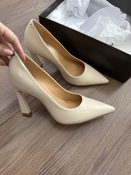 Дамски обувки на ток екрю Hammerstein размер 36 нови