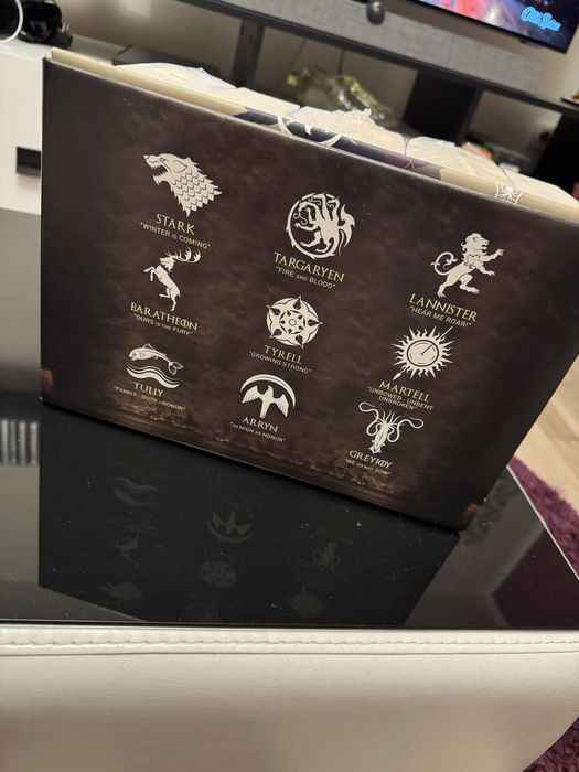 Colectia Urzeala Tronurilor (Game of Thrones)