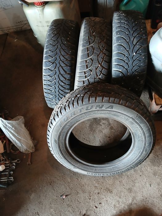 Продам зимние шины R13