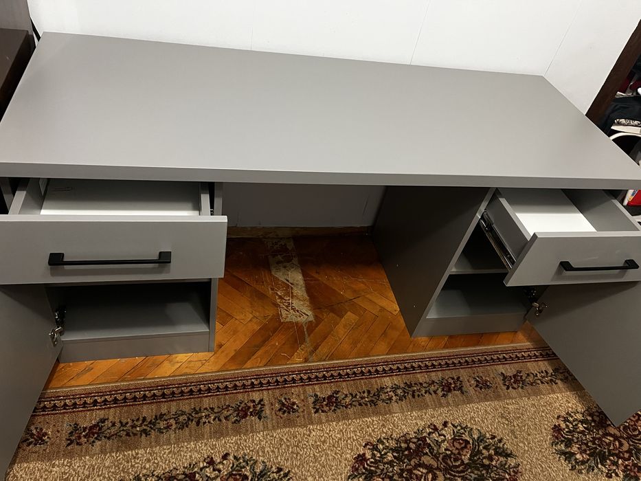 Бюро с размери на плот 160/60 см