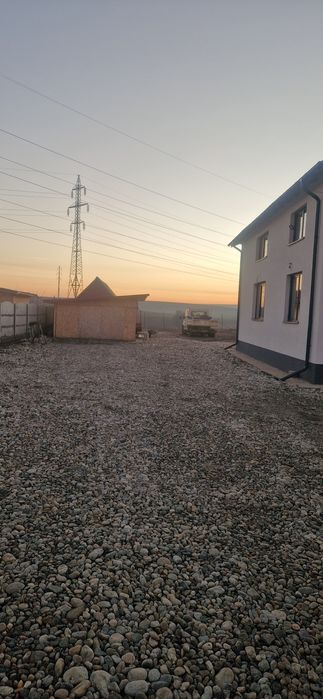Vând casa noua la vartina 200m,  1 h teren