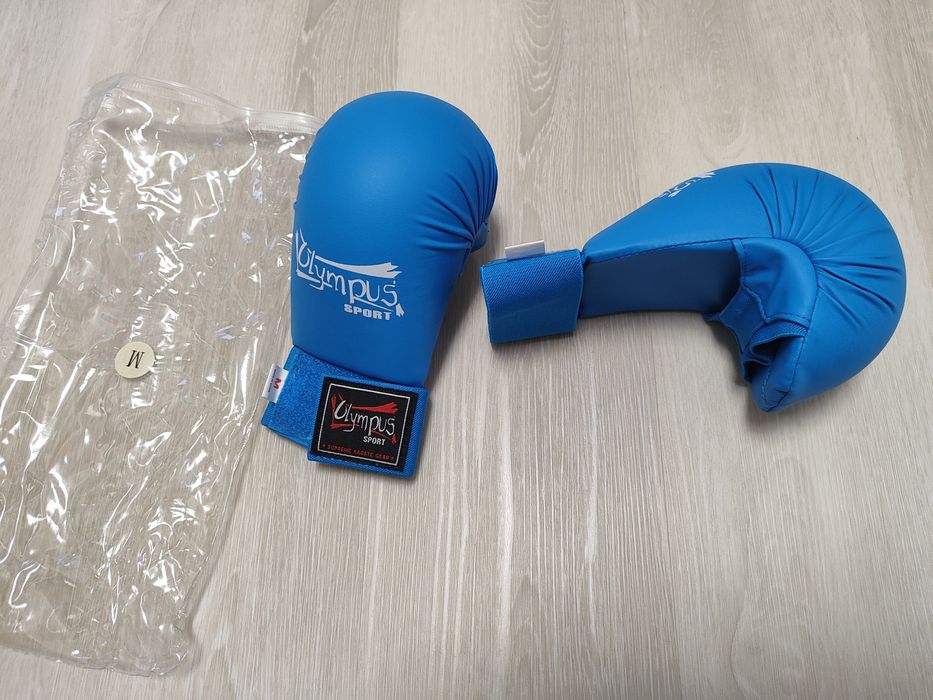 Mănuși noi pentru karate