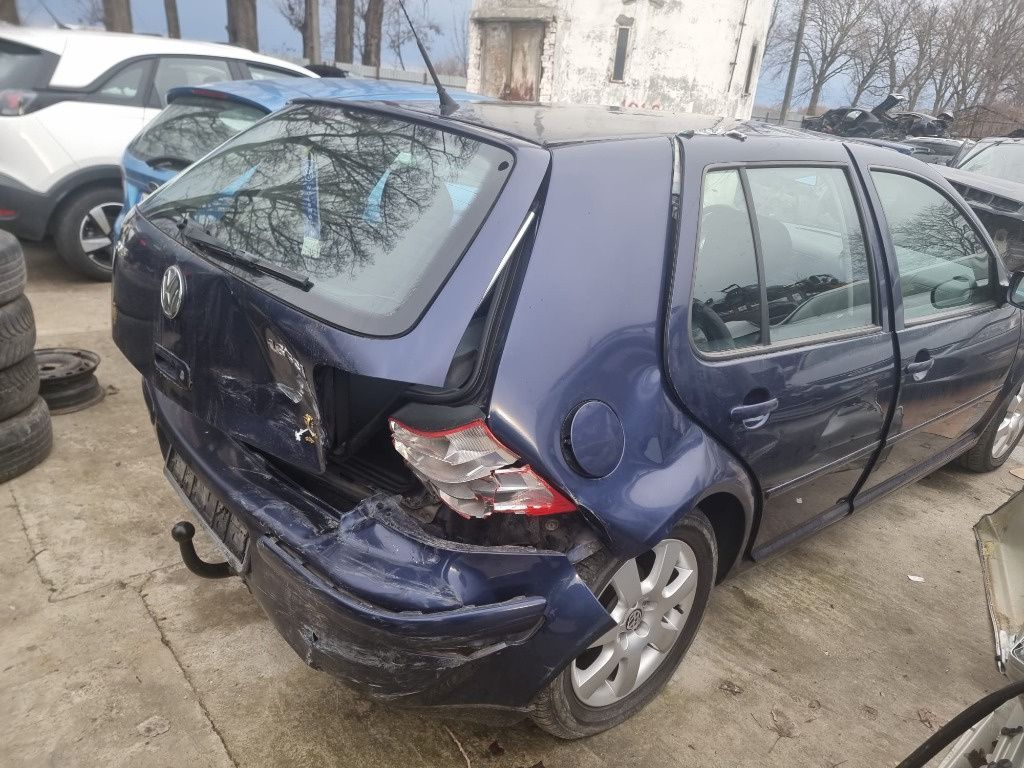 ceasuri plansa de bord plafoniera macara motoras geam usa aripa stanga dreapta fata spate  maneta semanlizare VW Golf 4 an 2003 motor 1.6 Benzina,  110cp,  BAD, dezmembrez