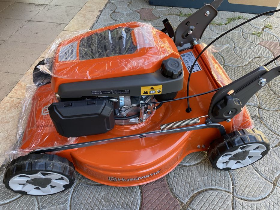 Vand Masina de tuns gazon Huscvarna LC 151S,autopropulsie,noua