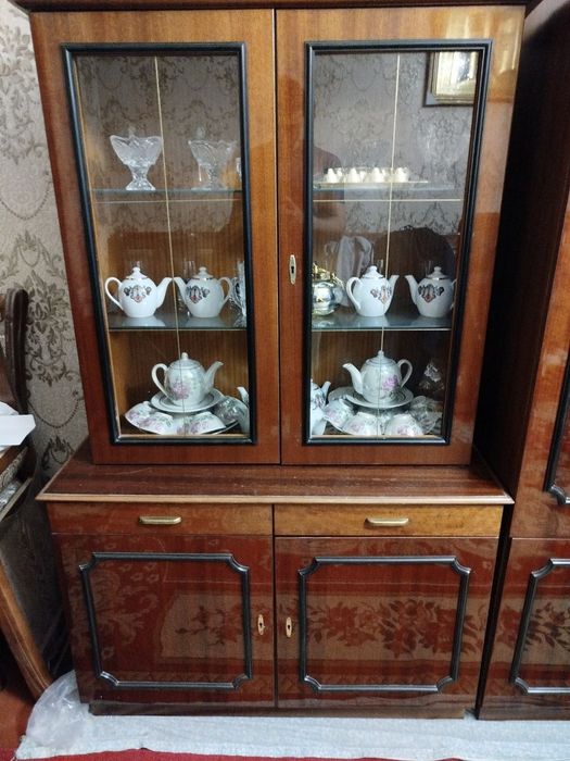 Продаётся Сервант Немецкий