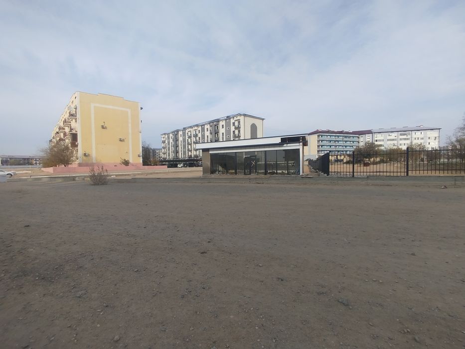 Noturar bino sotiladi