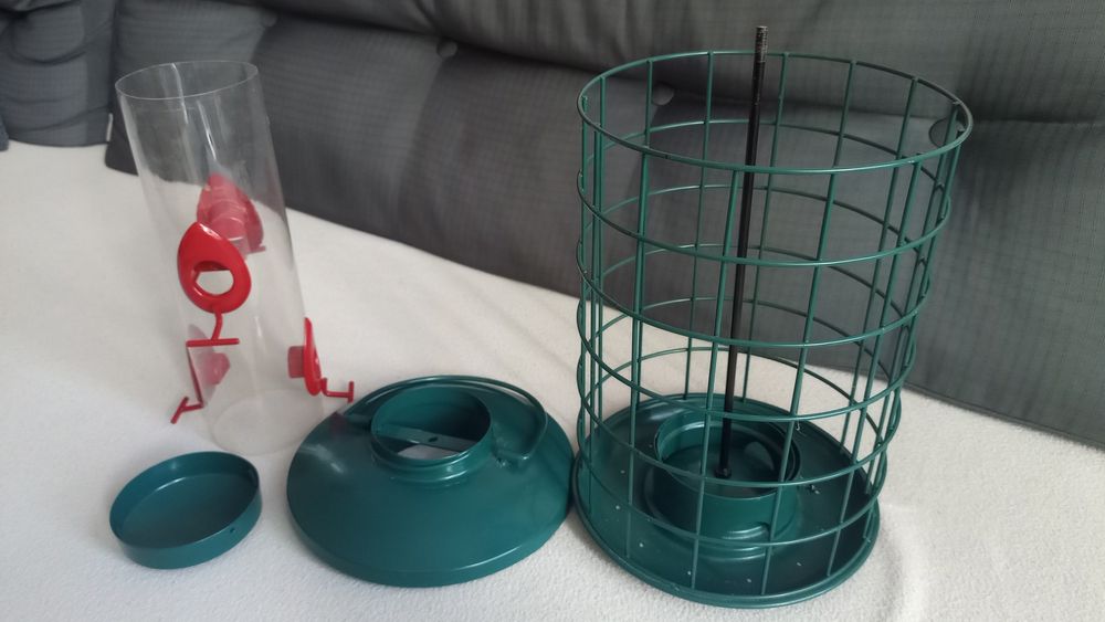 Хранилка за диви птици