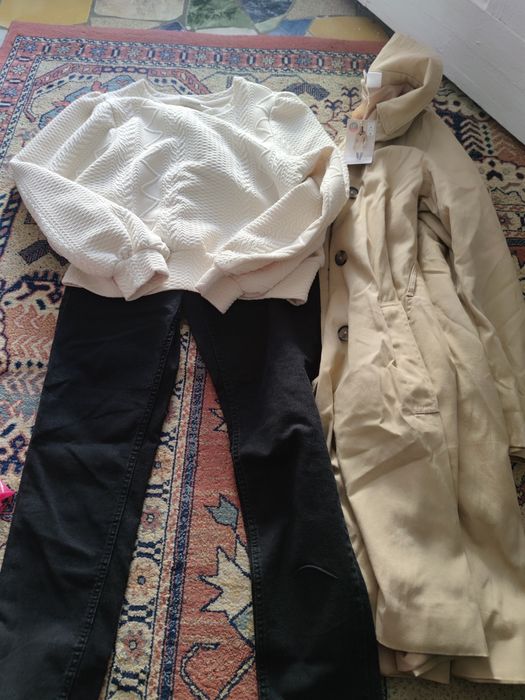 Лот от дамски дрехи