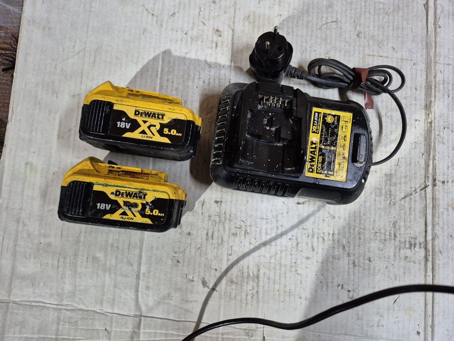 Incarcator baterie 18V 5AH DEWALT DCB 105