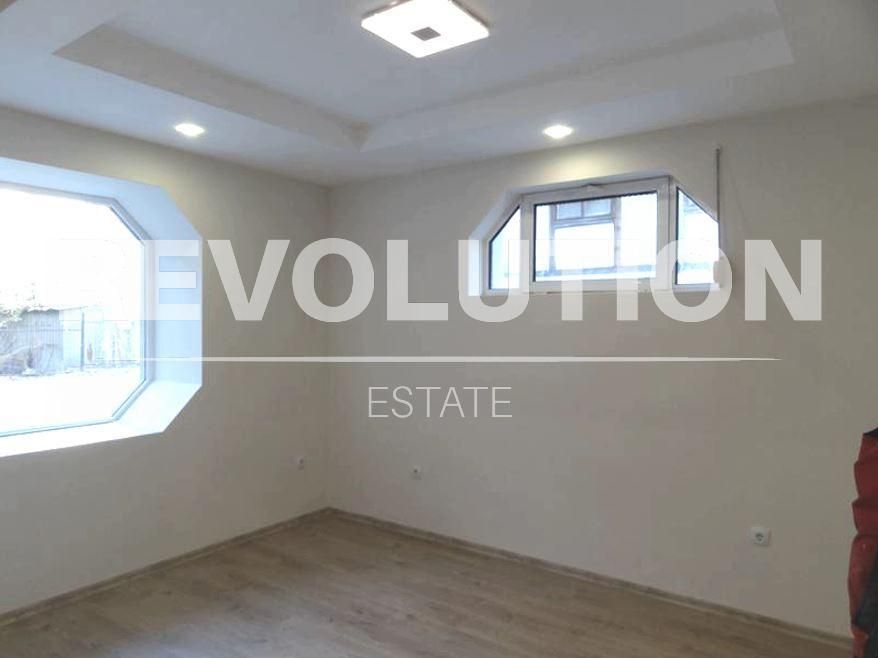 Дава се под наем Магазин в Варна, Център - 78 кв.м за 850 € - Снимка #2