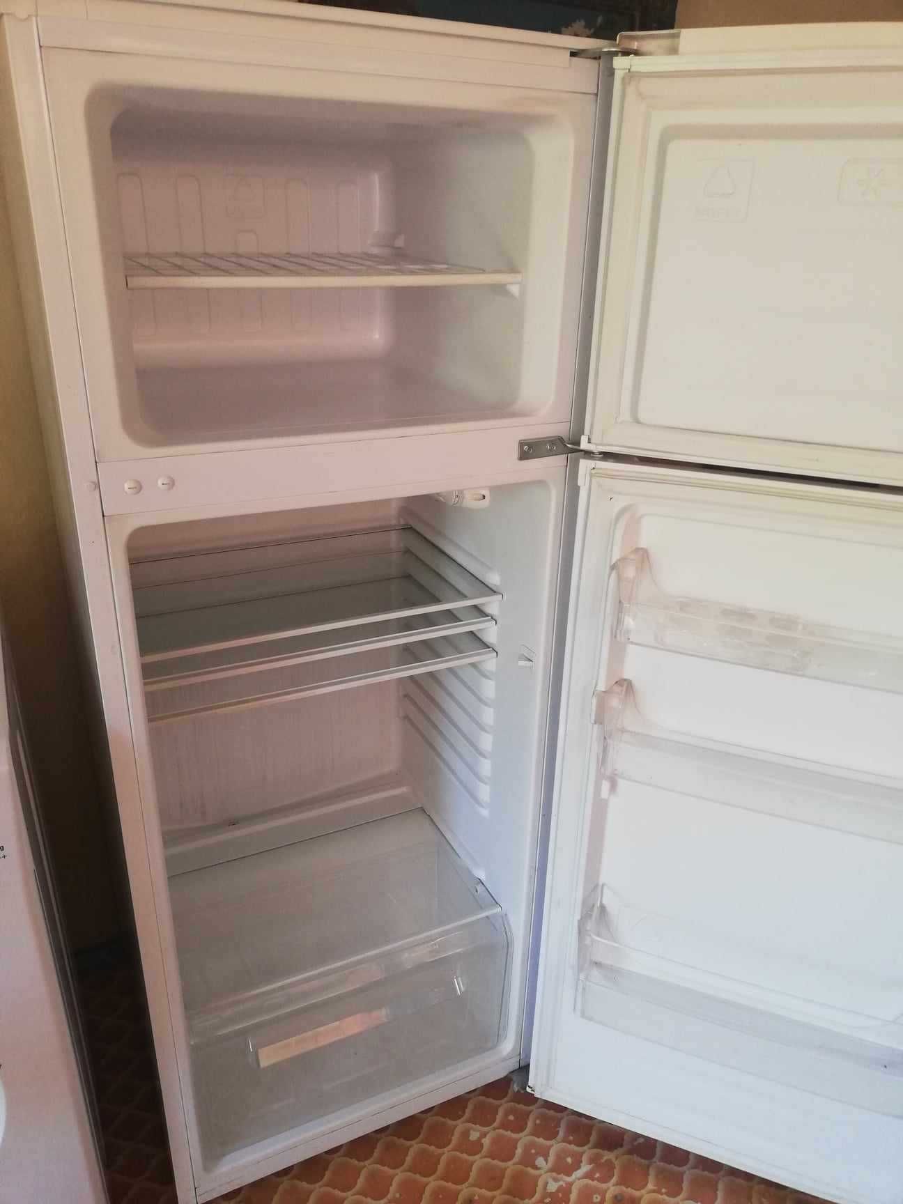 i frigider cu congelator