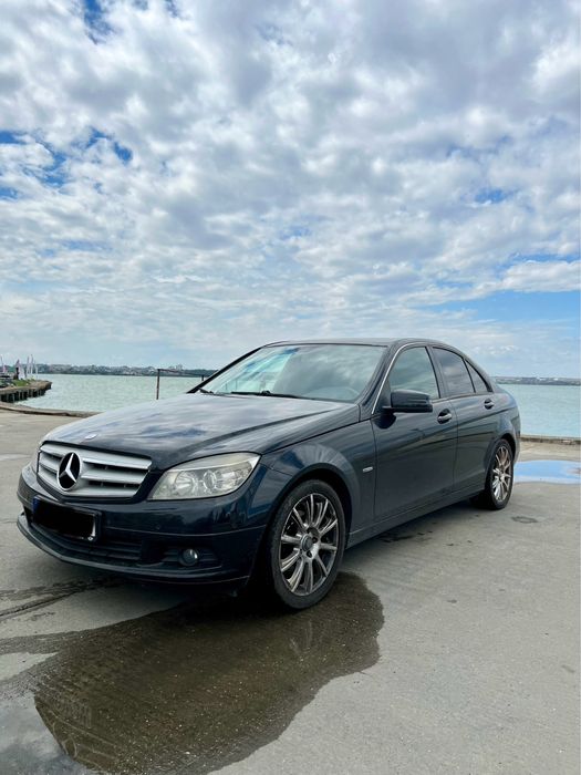Se vinde Mercedes C Class 2010