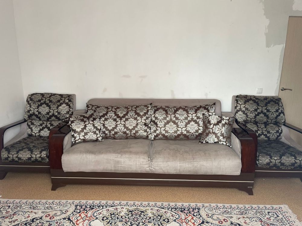 Продам турецкий, заводской диван фирмы Bellona.