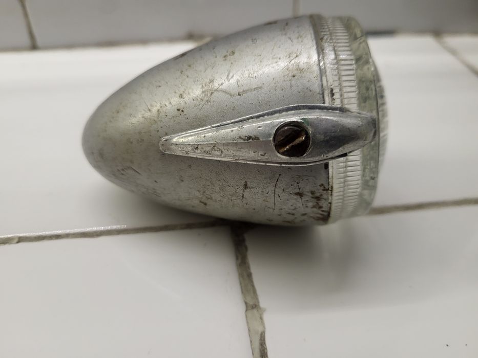 Продавам фар за стар велосипед